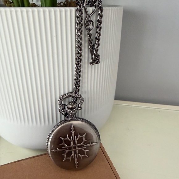 Vampire Knight Replica Pocket Watch - Picture 2 of 4